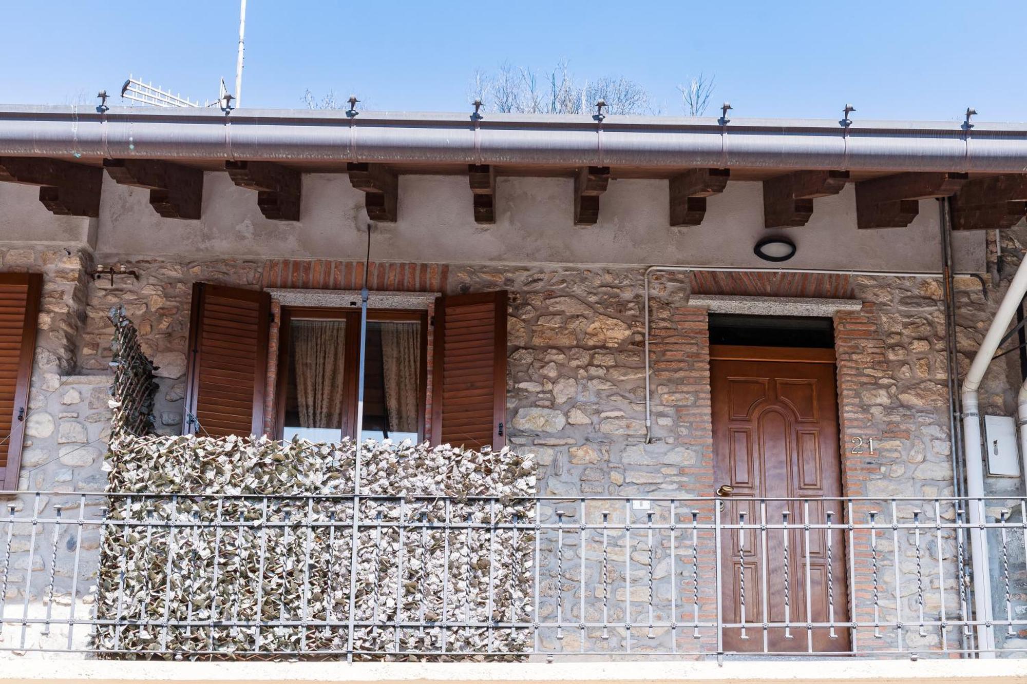B&B La Corte And Home Restaurant - Free Parking - 10 Minutes To The Lake And Centre Côme Esterno foto