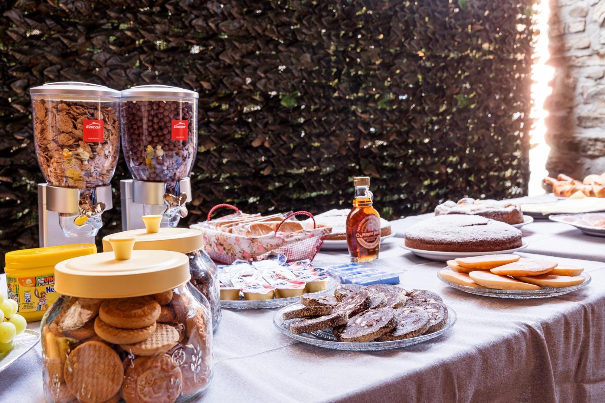 B&B La Corte And Home Restaurant - Free Parking - 10 Minutes To The Lake And Centre Côme Esterno foto