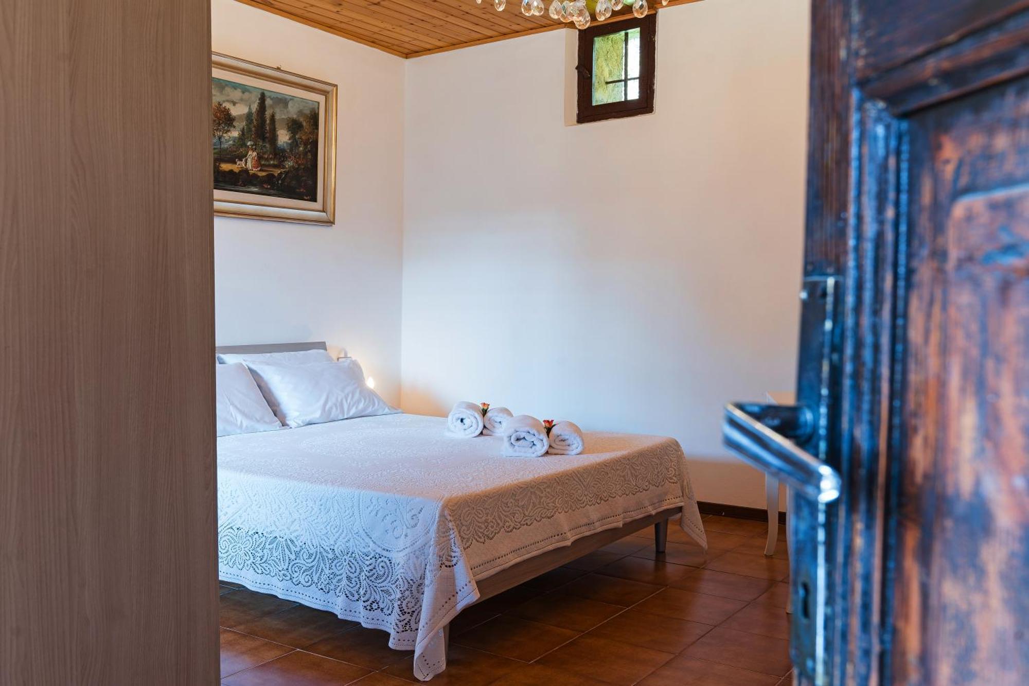 B&B La Corte And Home Restaurant - Free Parking - 10 Minutes To The Lake And Centre Côme Esterno foto