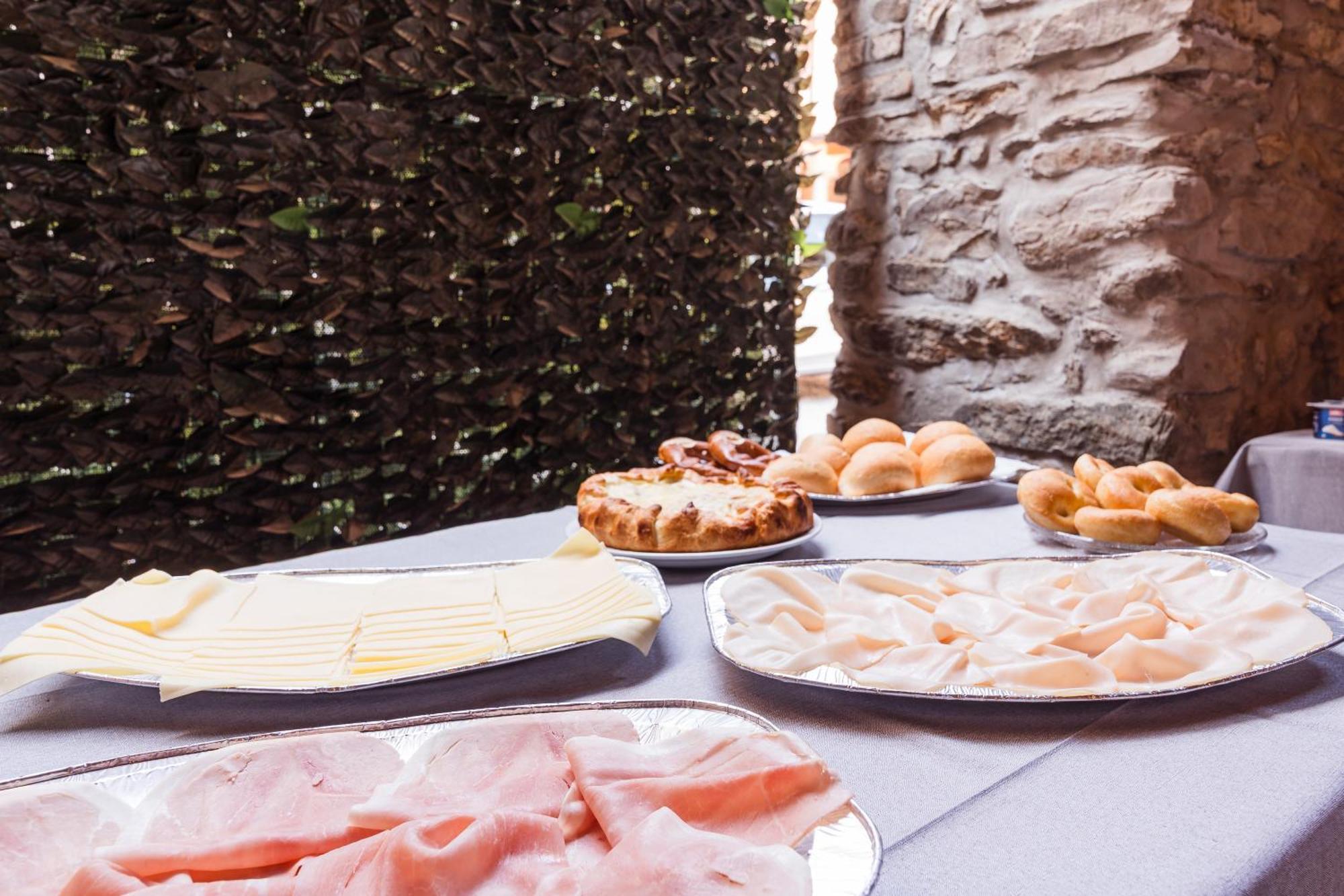 B&B La Corte And Home Restaurant - Free Parking - 10 Minutes To The Lake And Centre Côme Esterno foto