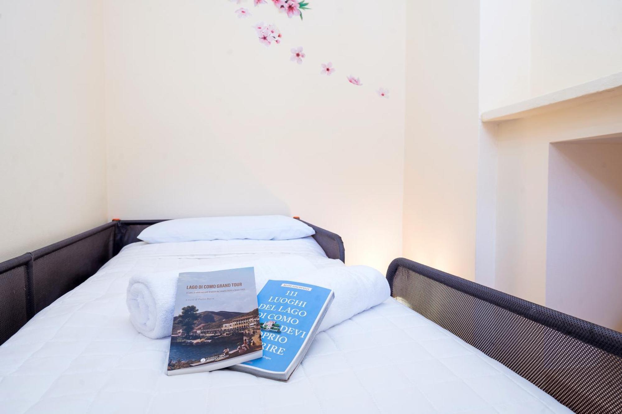 B&B La Corte And Home Restaurant - Free Parking - 10 Minutes To The Lake And Centre Côme Esterno foto