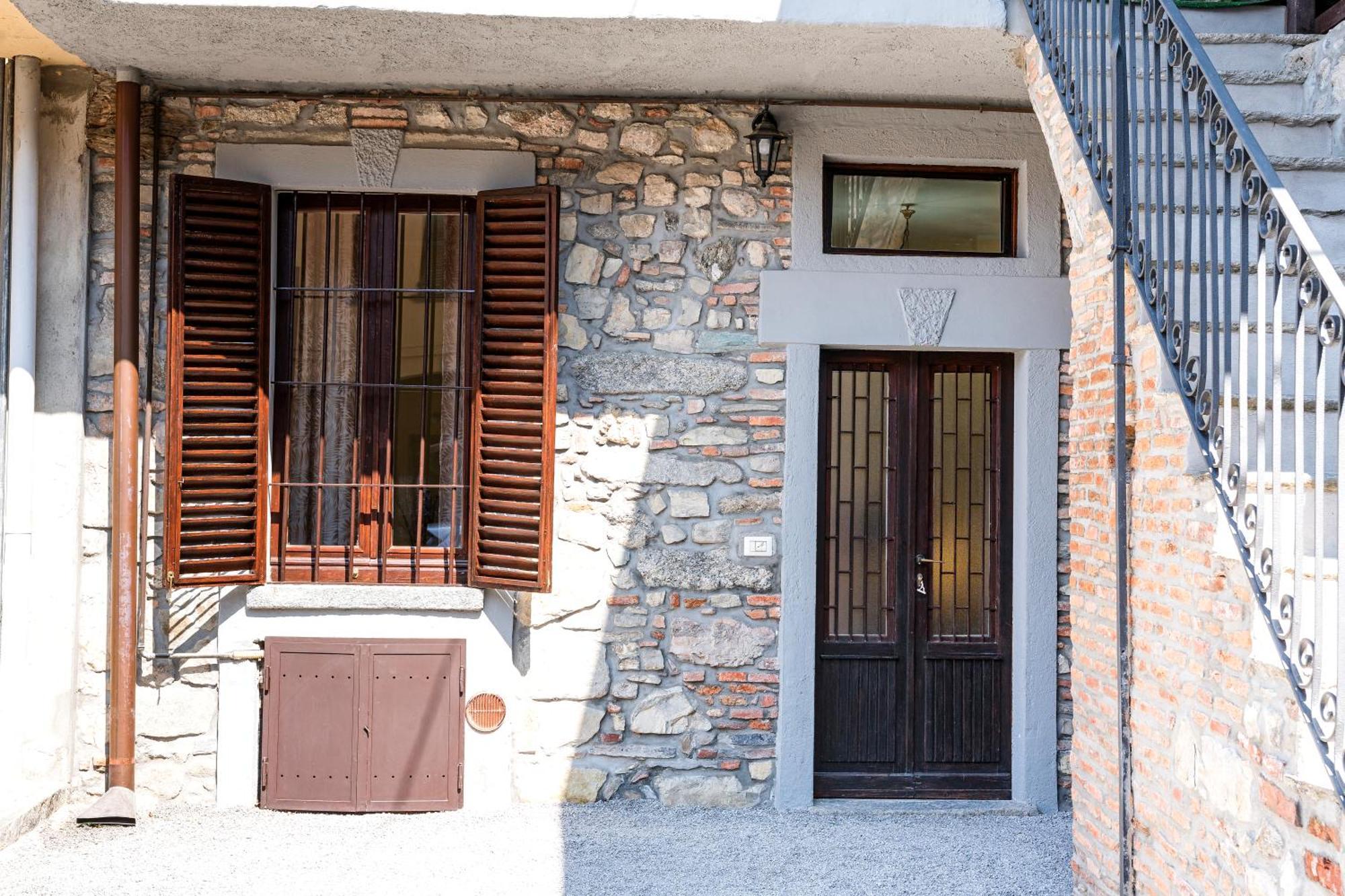 B&B La Corte And Home Restaurant - Free Parking - 10 Minutes To The Lake And Centre Côme Esterno foto